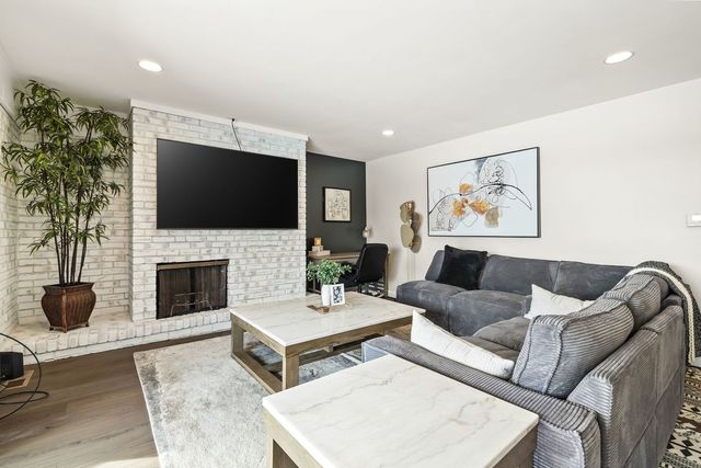 1601 E Maple Terrace 3B, Lisle, IL 60532