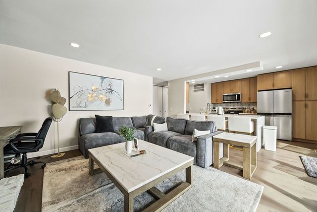 1601 E Maple Terrace 3B, Lisle, IL 60532