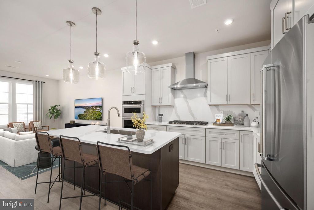 43431 MONROE CREST TER, Ashburn, VA 20148