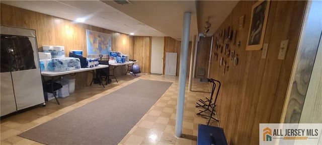 67 Hopkinson Avenue, Piscataway, NJ 08854