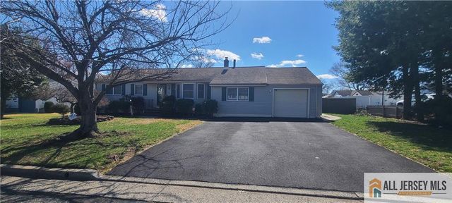 67 Hopkinson Avenue, Piscataway, NJ 08854