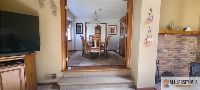 67 Hopkinson Avenue, Piscataway, NJ 08854