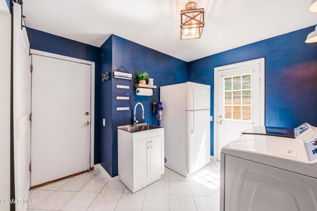 3515 Twin Lake, Westlake Village, CA 91361