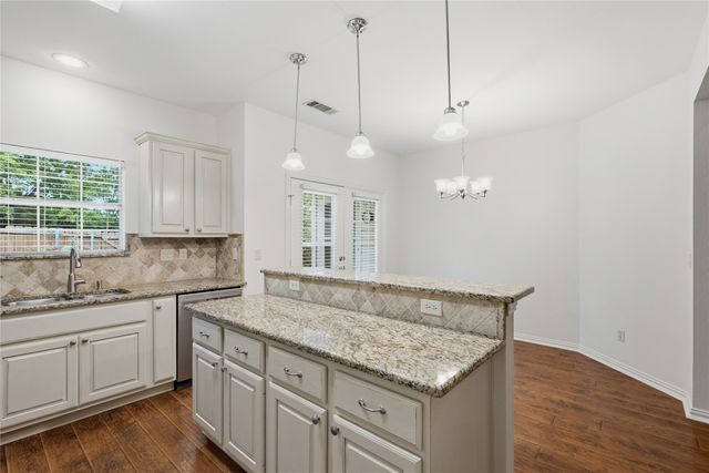 287 Emma Call Court, Decatur, TX 76234