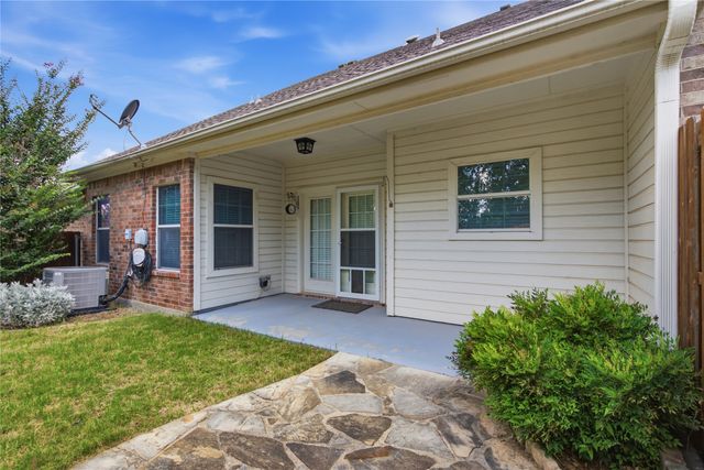 287 Emma Call Court, Decatur, TX 76234
