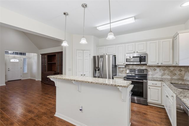 287 Emma Call Court, Decatur, TX 76234
