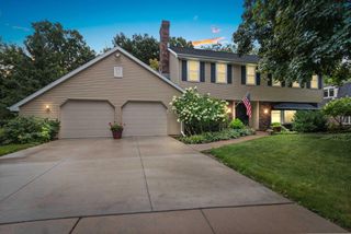 18 S SUNNY SLOPE COURT, Appleton, WI 54914