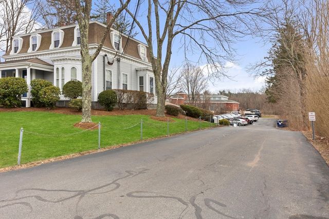 155 South St, Wrentham, MA 02093