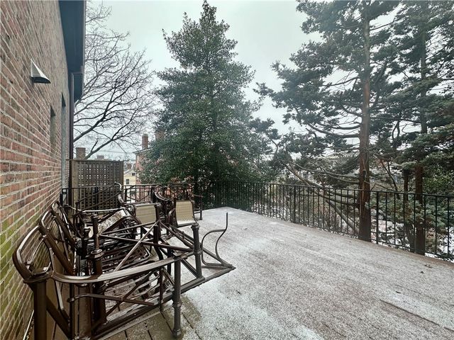 10 Young Street 2, Newport, RI 02840