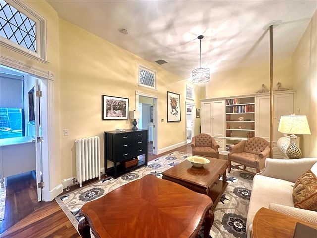 10 Young Street 2, Newport, RI 02840