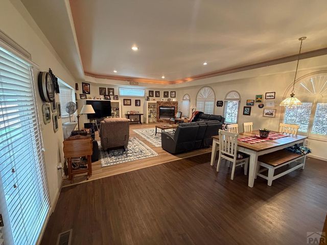 134 La Rochelle Dr, Pueblo, CO 81005