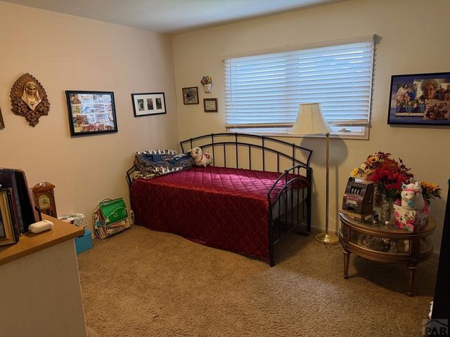 134 La Rochelle Dr, Pueblo, CO 81005