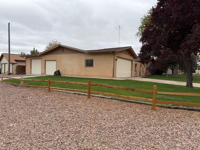 134 La Rochelle Dr, Pueblo, CO 81005