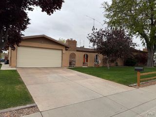 134 La Rochelle Dr, Pueblo, CO 81005