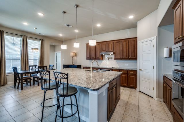 1932 Campground Way, Aubrey, TX 76227