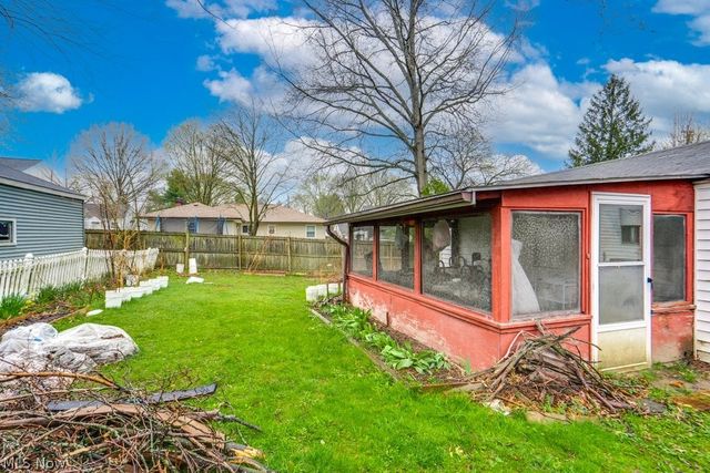 2666 10th Street, Cuyahoga Falls, OH 44221