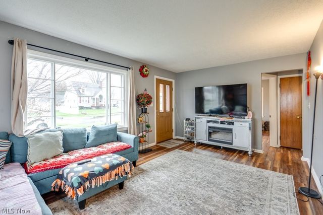 2666 10th Street, Cuyahoga Falls, OH 44221
