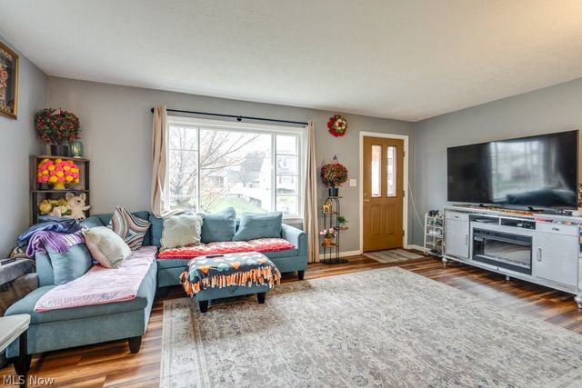 2666 10th Street, Cuyahoga Falls, OH 44221