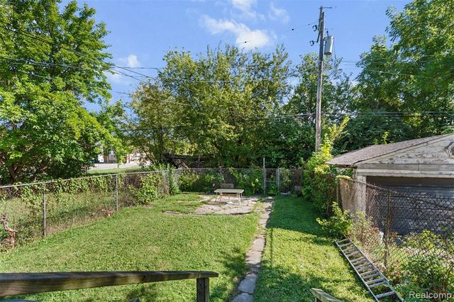4840 Saint Clair Street, Detroit, MI 48214