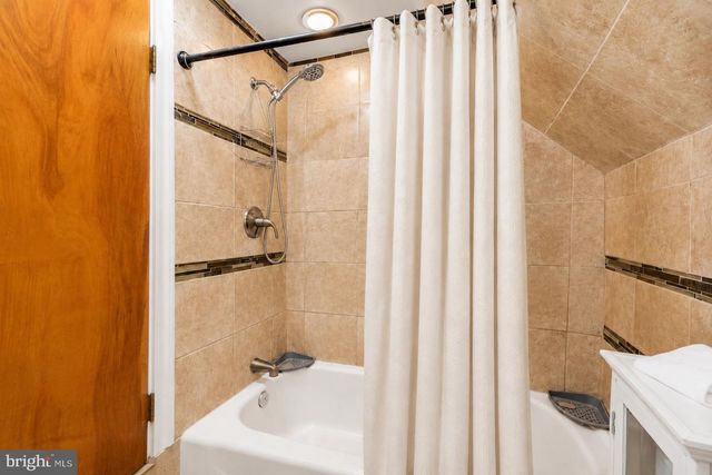 36 MESSENGER LN, Willingborough, NJ 08046