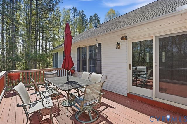 16242 Chiswell Ln, Beaverdam, VA 23015