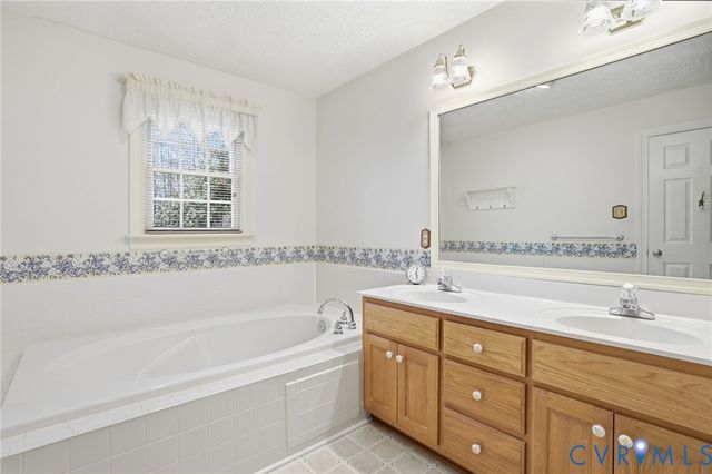 16242 Chiswell Ln, Beaverdam, VA 23015
