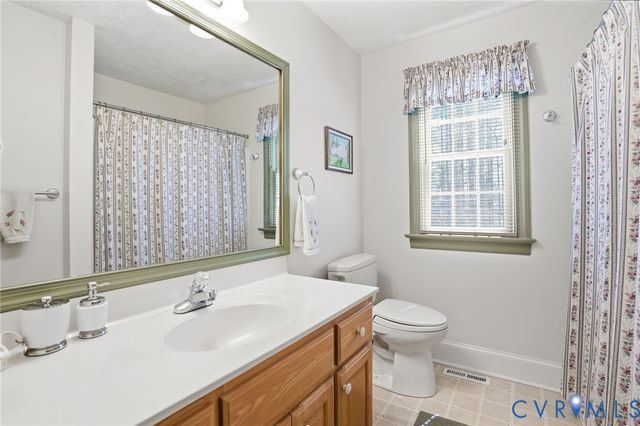 16242 Chiswell Ln, Beaverdam, VA 23015