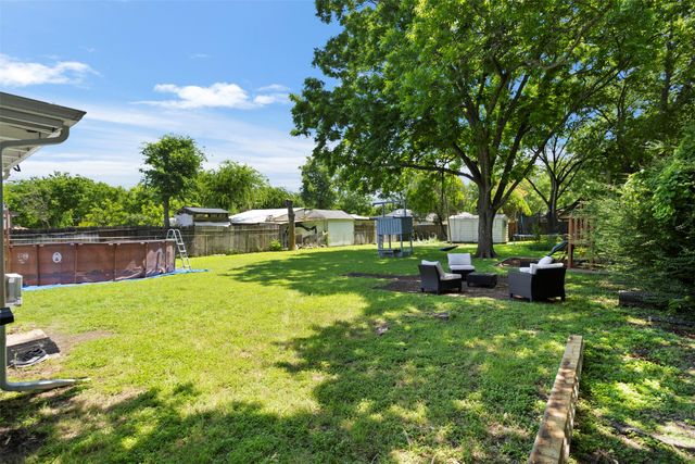 516 E Wintergreen Road, Desoto, TX 75115