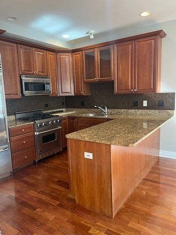 334 N Jefferson Street A, Chicago, IL 60661