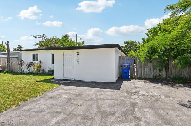 2897 NE 12th Ave, Pompano Beach, FL 33064