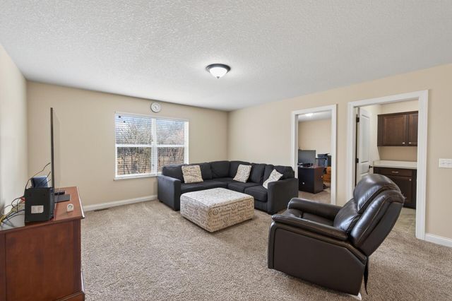 16520 61st Avenue N, Plymouth, MN 55446