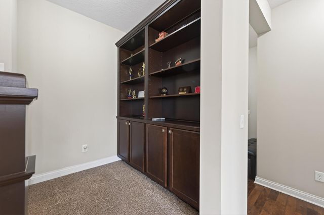 16520 61st Avenue N, Plymouth, MN 55446