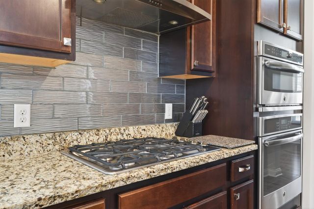 16520 61st Avenue N, Plymouth, MN 55446