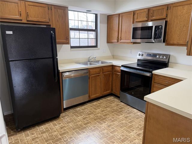 2205 Sequoia Park Court C, Maryland Heights, MO 63043