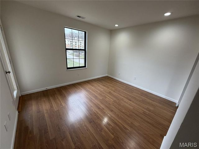 2205 Sequoia Park Court C, Maryland Heights, MO 63043