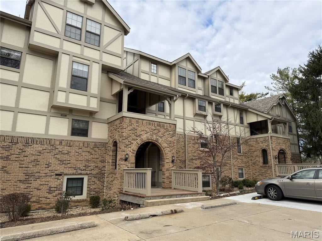 2205 Sequoia Park Court C, Maryland Heights, MO 63043