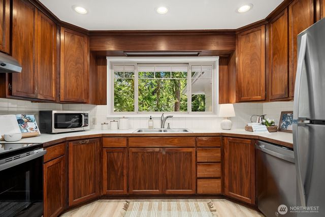 3057 241st Avenue SE, Sammamish, WA 98075