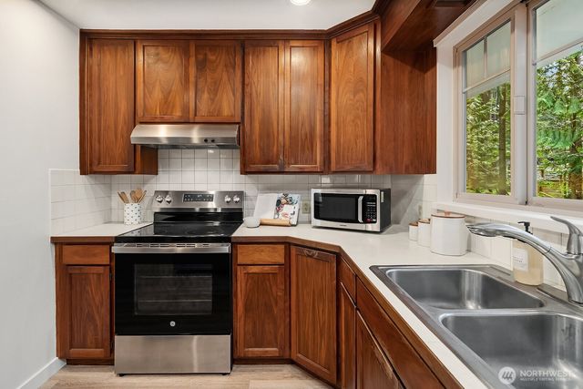 3057 241st Avenue SE, Sammamish, WA 98075