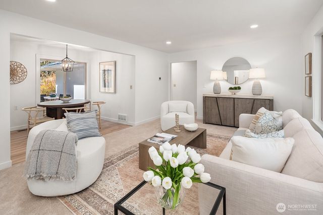 3057 241st Avenue SE, Sammamish, WA 98075