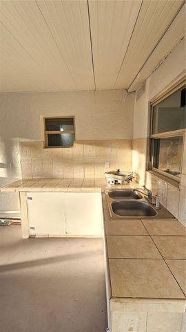 2301 E COLBY LANE, Tampa, FL 33612