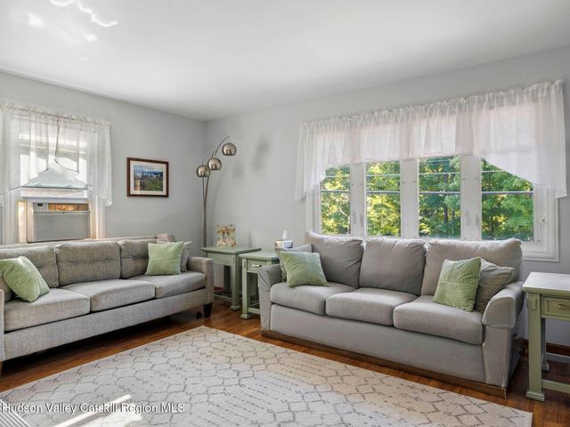 706 Glasco Turnpike, Saugerties, NY 12477