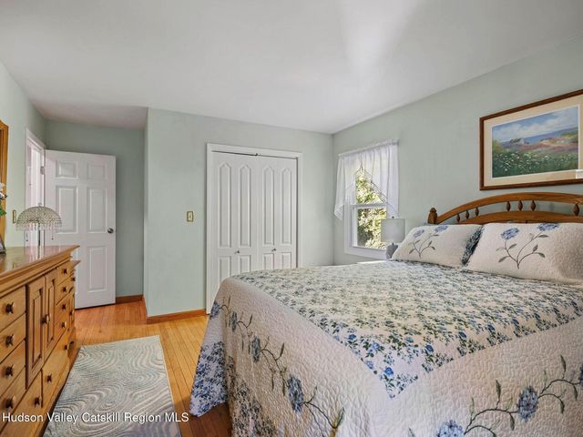 706 Glasco Turnpike, Saugerties, NY 12477