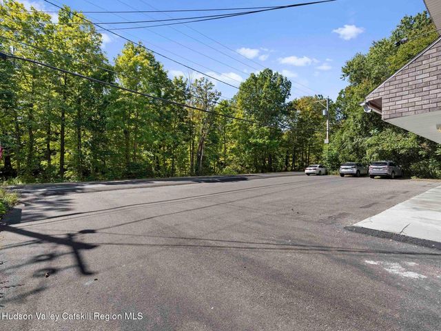 706 Glasco Turnpike, Saugerties, NY 12477