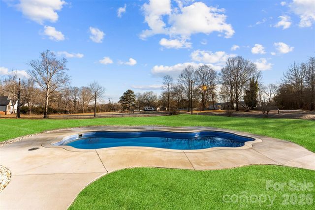 1982 Jim Mccarter Road N, Clover, SC 29710