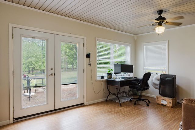 5429 Dew Trl, Bauxite, AR 72011