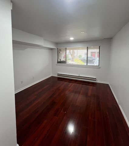 100 Hope Street APT 10, Stamford, CT 06906