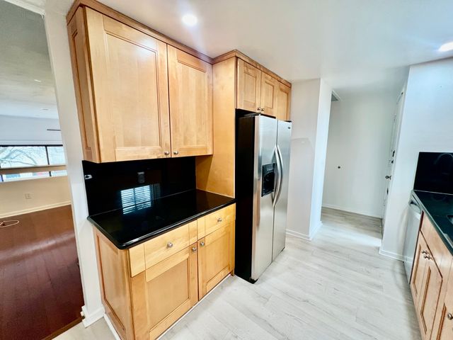 100 Hope Street APT 10, Stamford, CT 06906