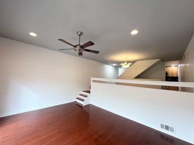 100 Hope Street APT 10, Stamford, CT 06906