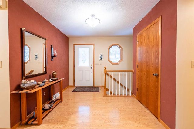 W6616 County Road V, Holmen, WI 54636