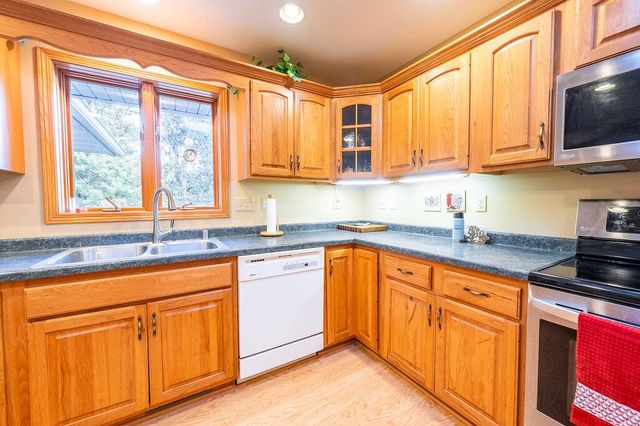 W6616 County Road V, Holmen, WI 54636